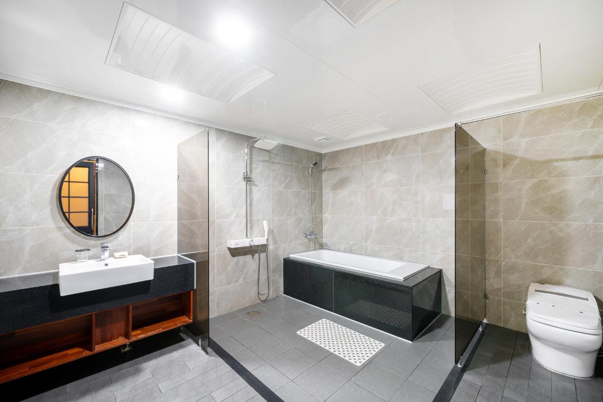 Hotel Artheim Кванджу Экстерьер фото