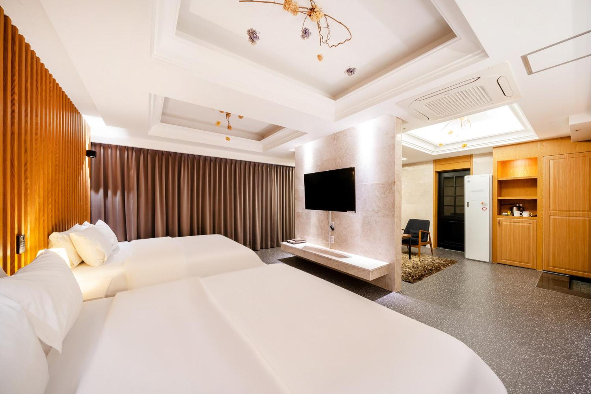 Hotel Artheim Кванджу Экстерьер фото