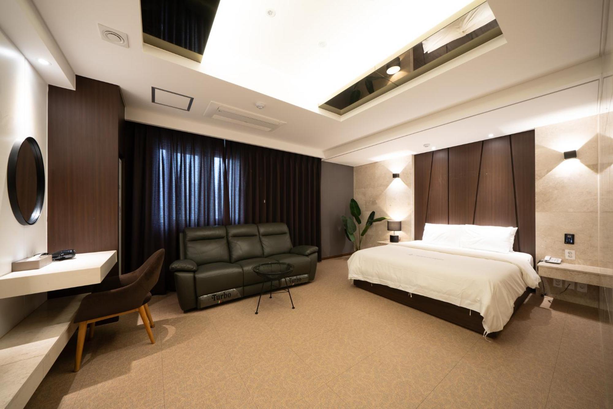 Hotel Artheim Кванджу Экстерьер фото